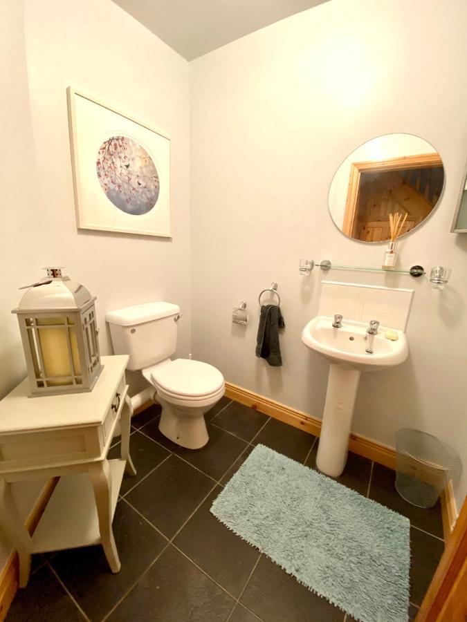 3 Bedroom House Located In Centre Of Carndonagh Exteriör bild