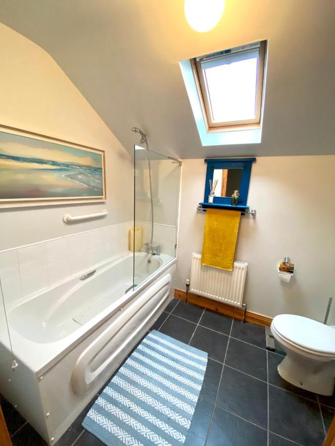 3 Bedroom House Located In Centre Of Carndonagh Exteriör bild