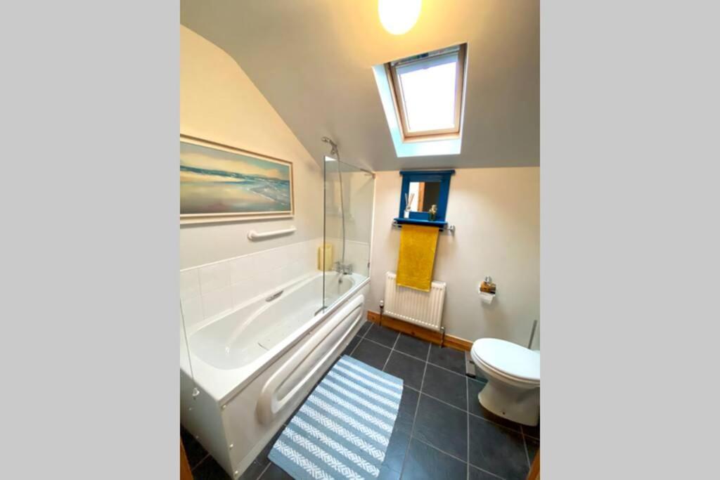 3 Bedroom House Located In Centre Of Carndonagh Exteriör bild