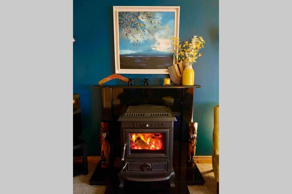 3 Bedroom House Located In Centre Of Carndonagh Exteriör bild
