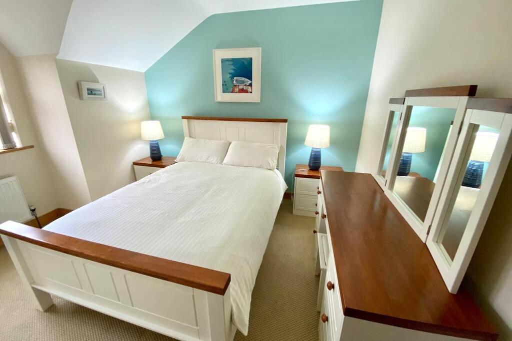 3 Bedroom House Located In Centre Of Carndonagh Exteriör bild