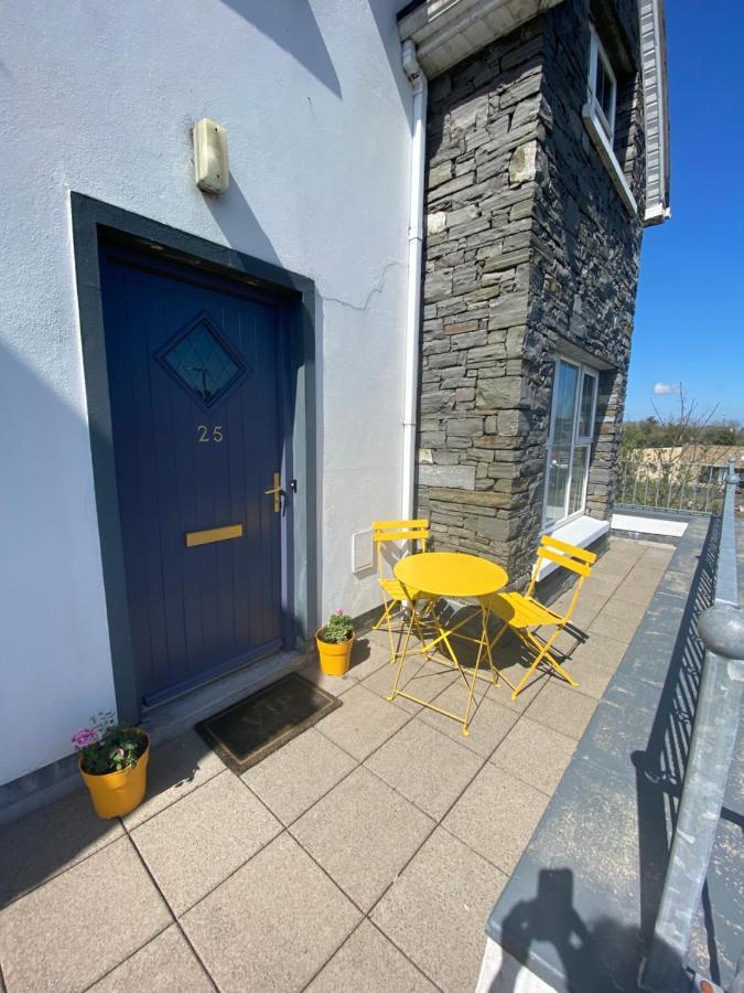 3 Bedroom House Located In Centre Of Carndonagh Exteriör bild