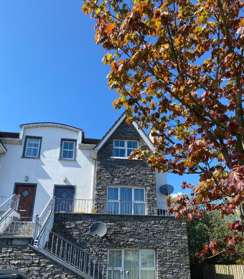 3 Bedroom House Located In Centre Of Carndonagh Exteriör bild