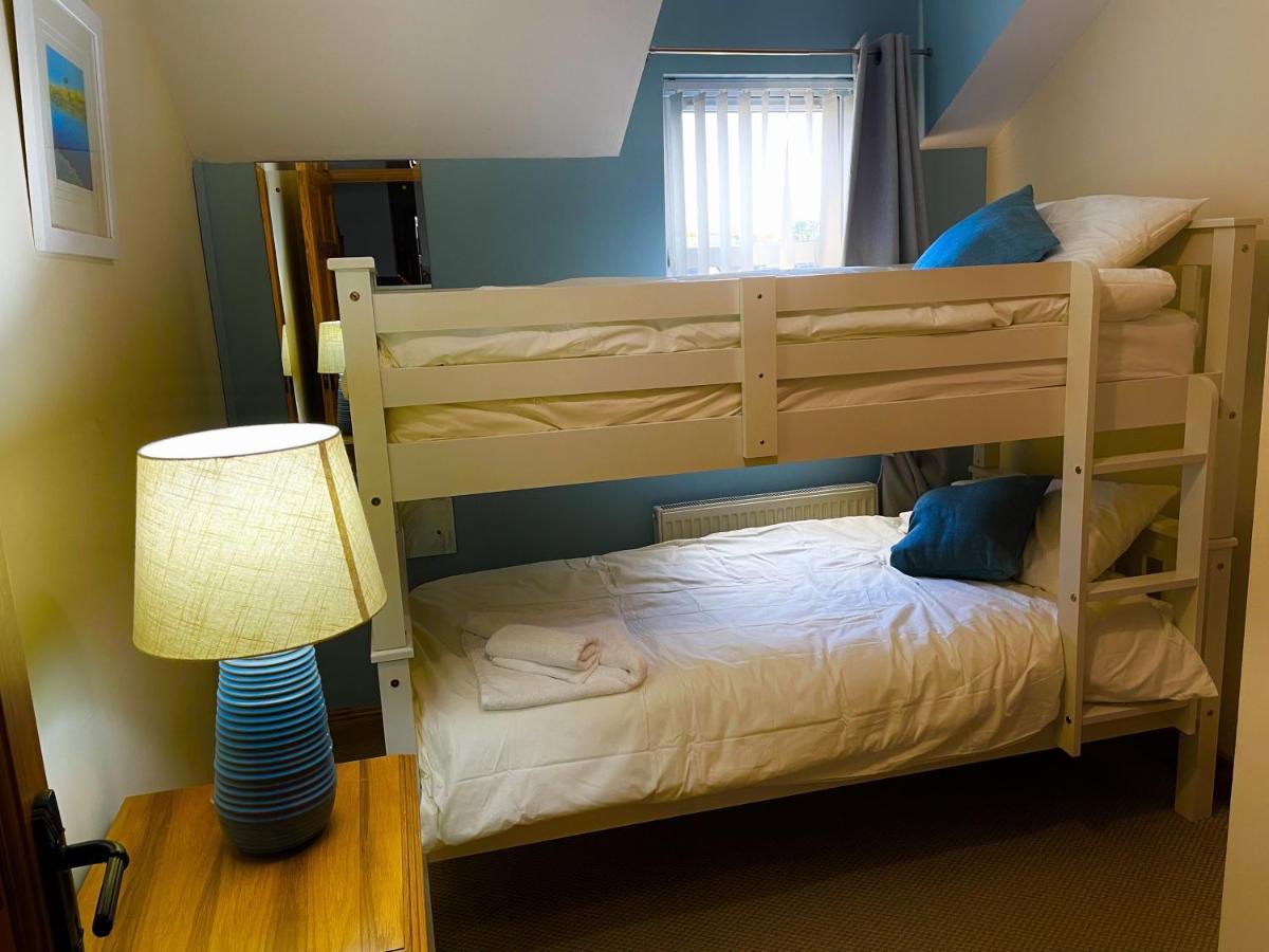 3 Bedroom House Located In Centre Of Carndonagh Exteriör bild